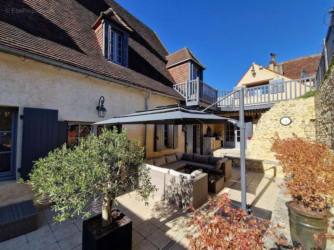 20251017152627 - Maison à LE BUGUE