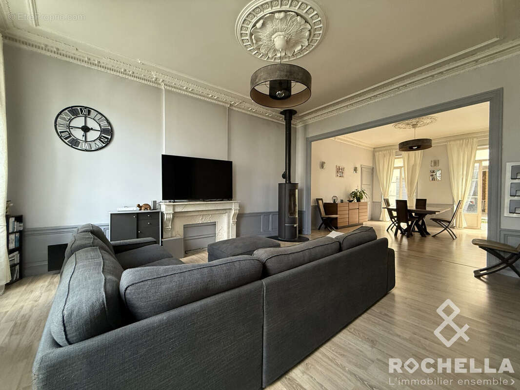 Maison à SAINT-JEAN-D'ANGELY