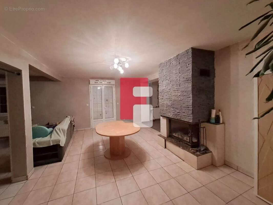 Maison à COURTERANGES