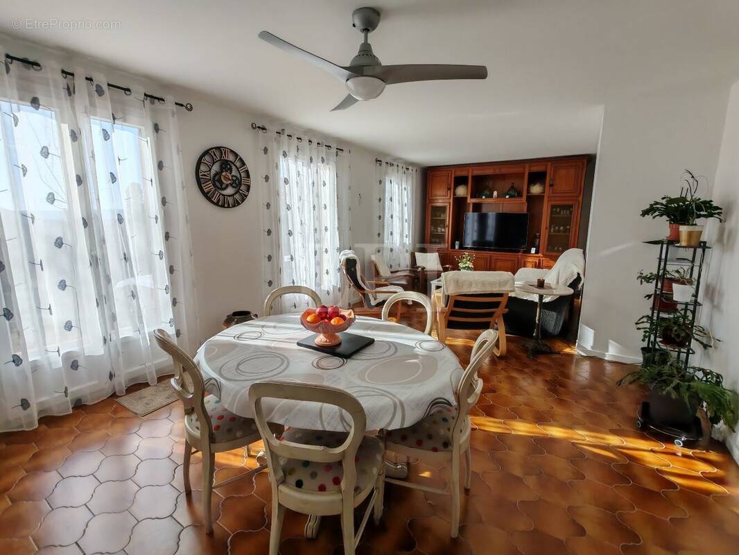 Maison à SAINT-SATURNIN-LES-APT