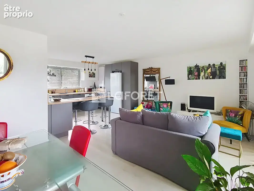 RARE  Appartement 4 pièces,  rénové 2021 avec balcon , Petite copropriété , Reyrieux - photo 6
