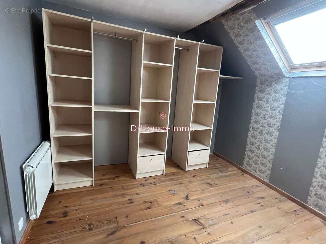 Maison à SAINT-SILVAIN-BAS-LE-ROC