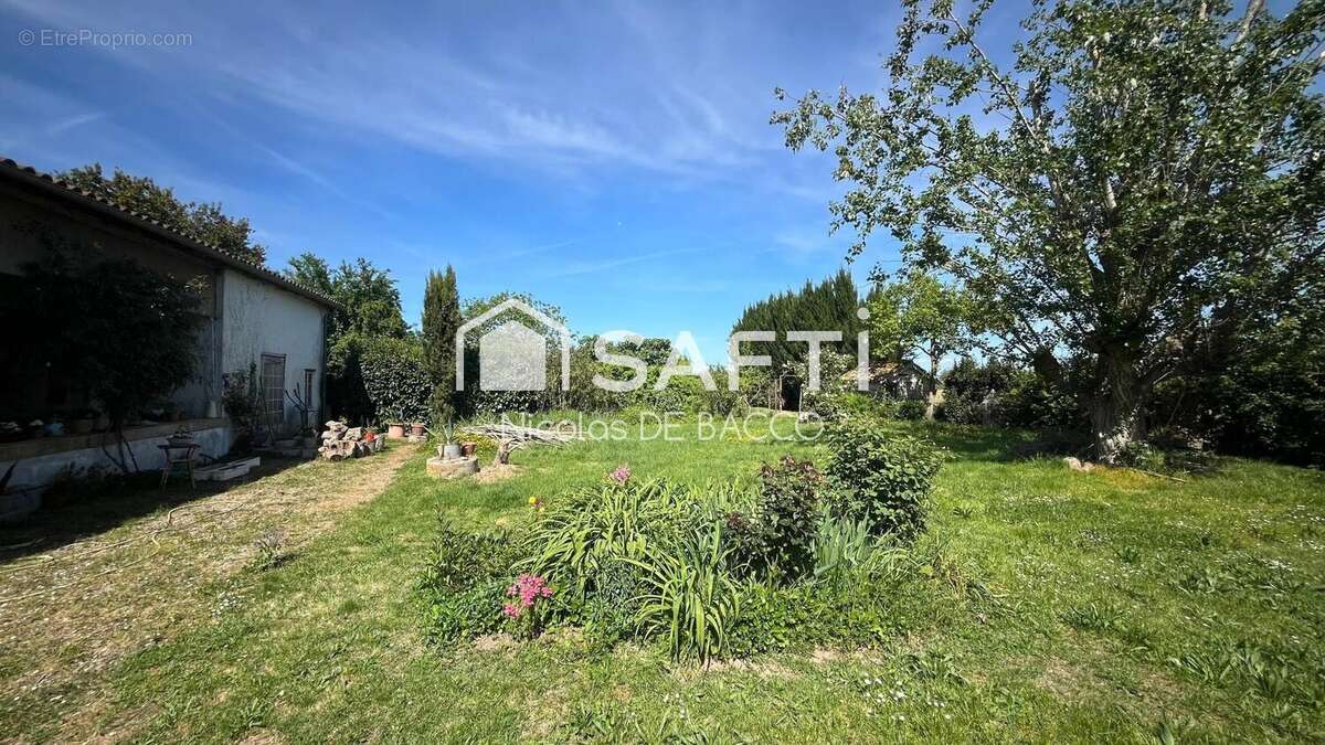 Maison 220 m² à Puch-D'agenais  - photo 6