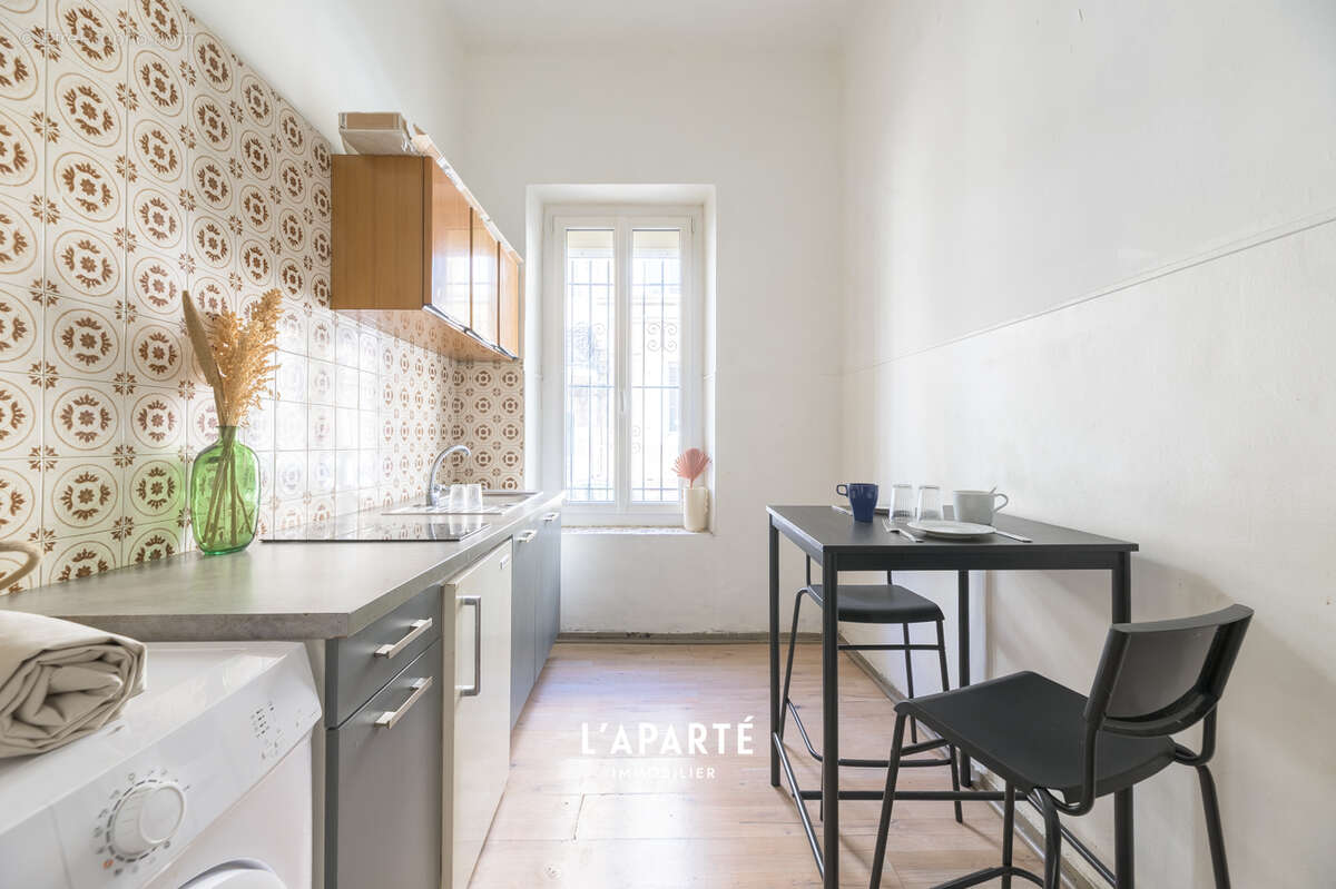 Appartement à MARSEILLE-4E