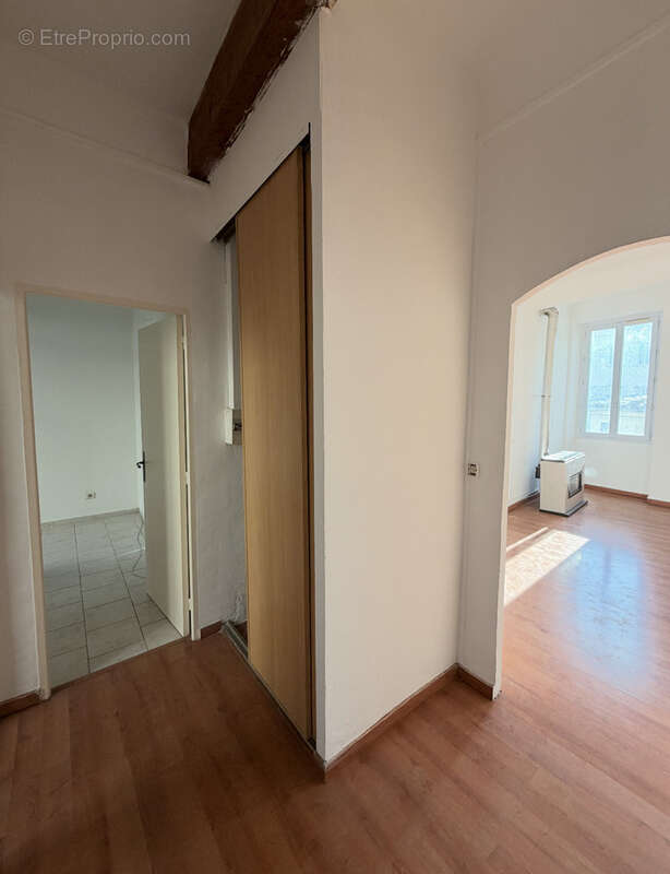 Appartement à MARSEILLE-5E