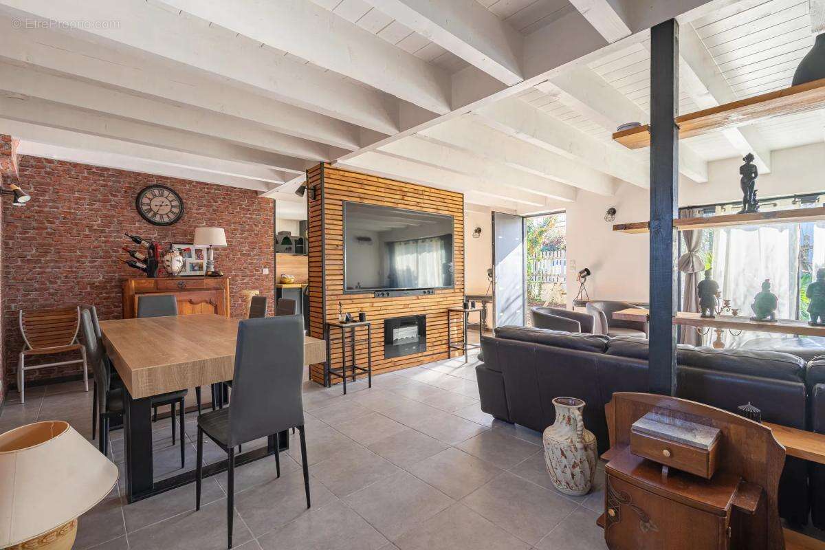 Maison à VAUX-SUR-MER