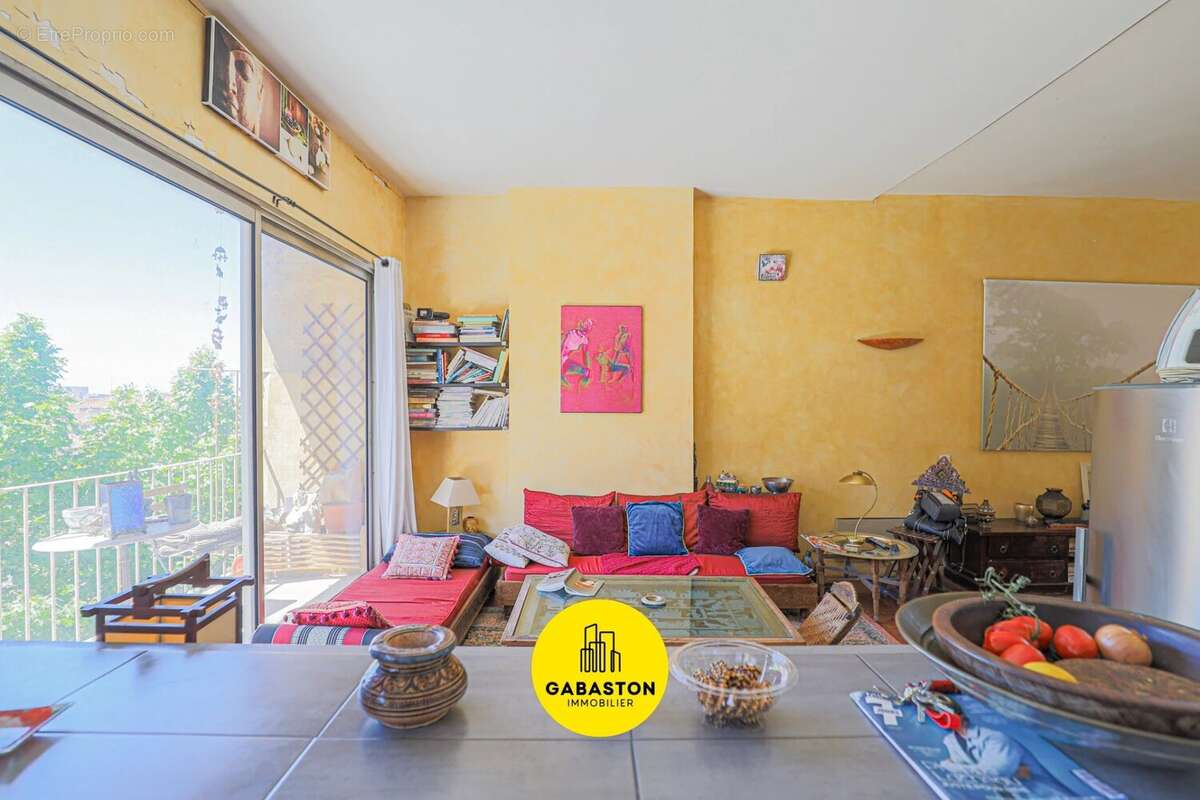 Appartement à MARSEILLE-1E