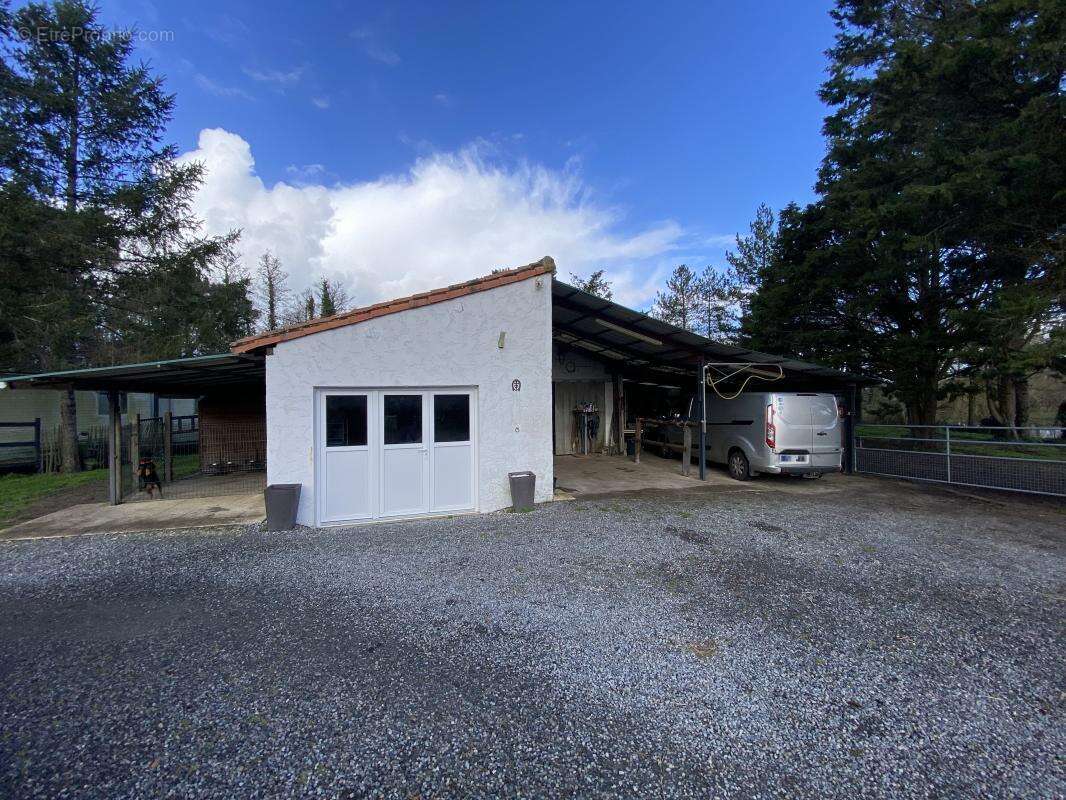 Maison à LES MATHES