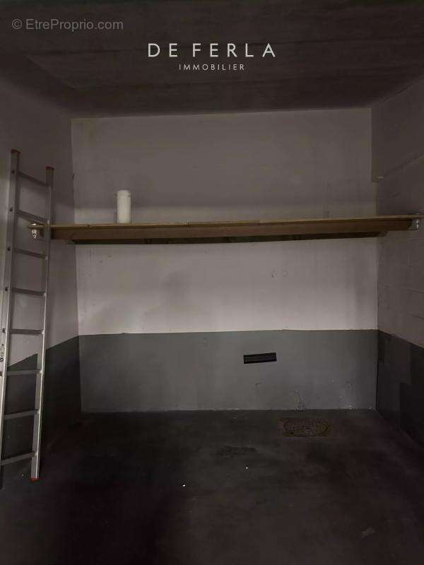 Parking à PARIS-15E