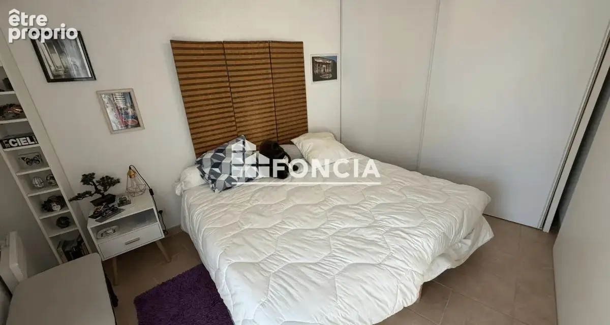 Dans un petit immeuble de standing, au calme et à proximité immédiate des commerces et commodités, découvrez cet agréable appart - photo 3