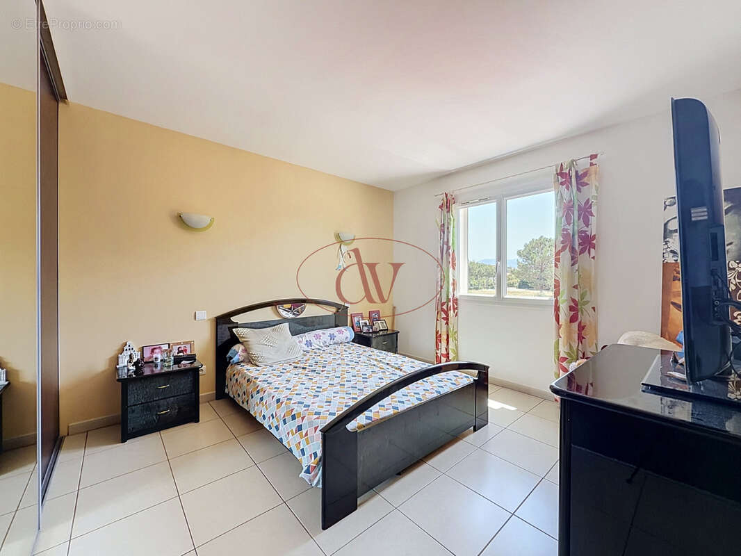 Maison 3 faces  de 131 m2 ( elne ) - photo 8