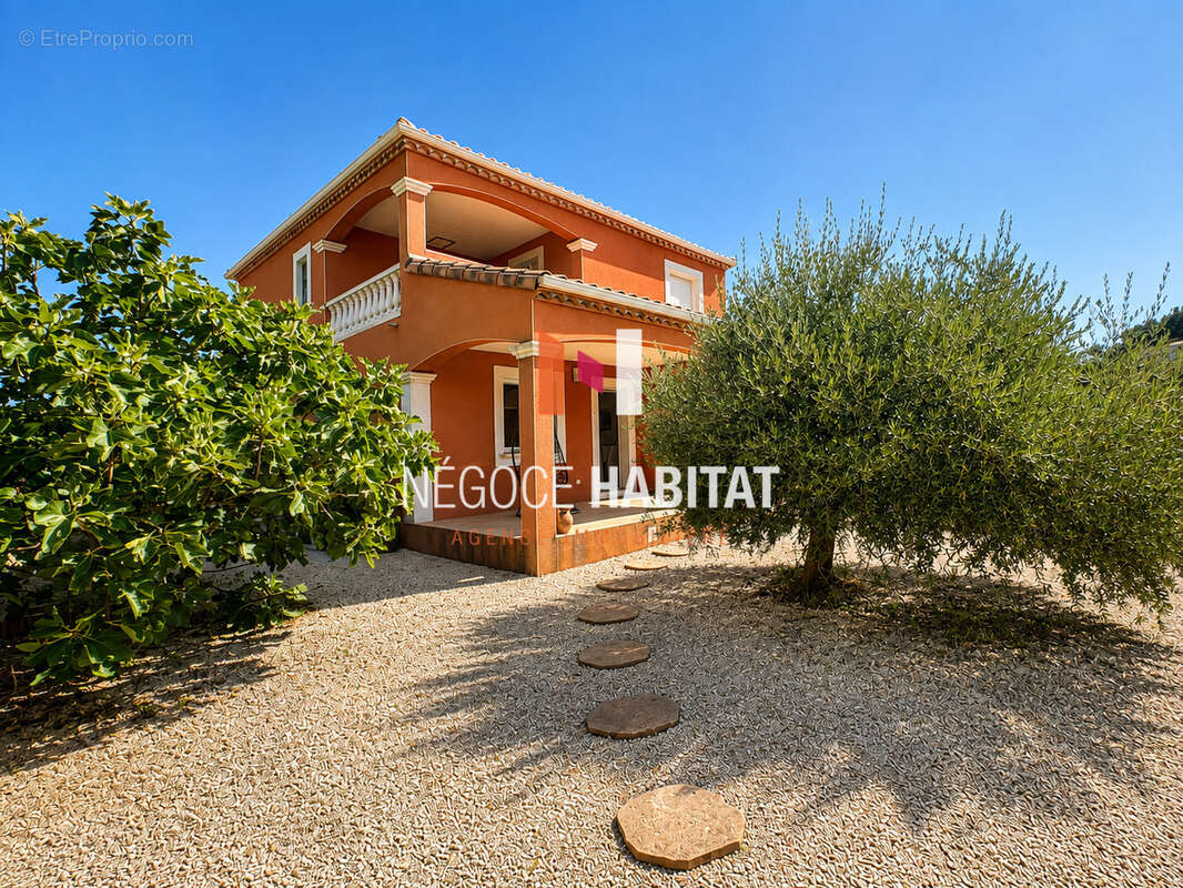 Villa t5 130m2 - terrain 480 m2 - garage - photo 2