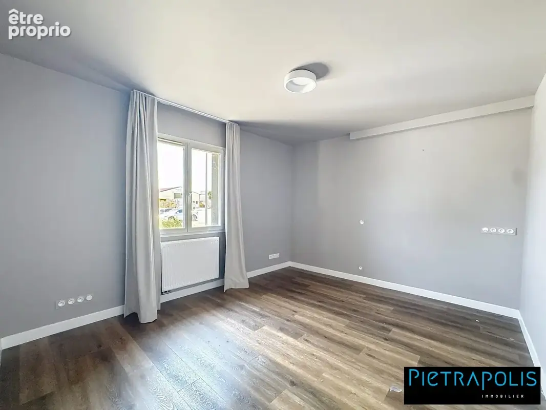 Commerce 430 m² à vendre à Craponne (69290) - photo 9