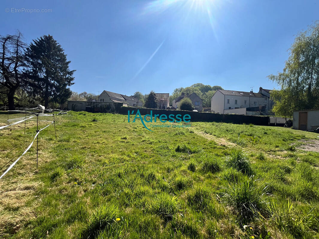 Terrain à BRUEIL-EN-VEXIN