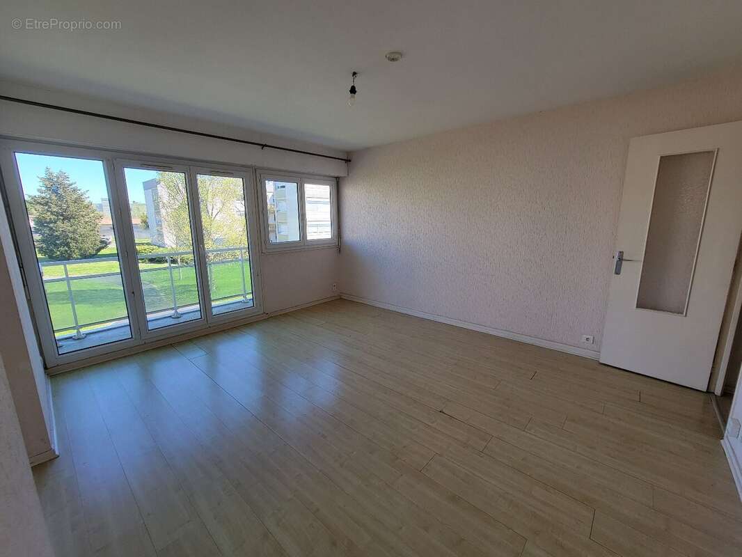 Appartement à COGNAC