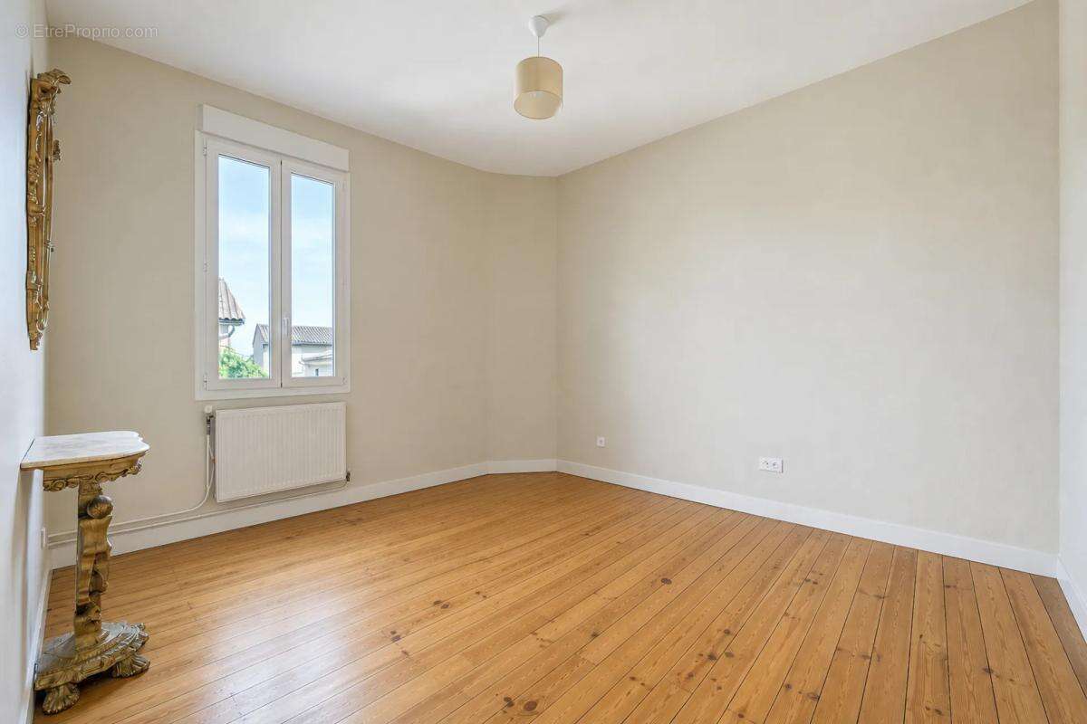 Maison 7 pièces 148 m² à Reignac avec jardin - photo 15