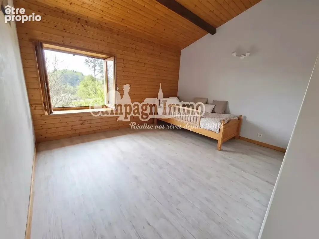 Maison de caractère avec terrain et dépendances. - photo 7