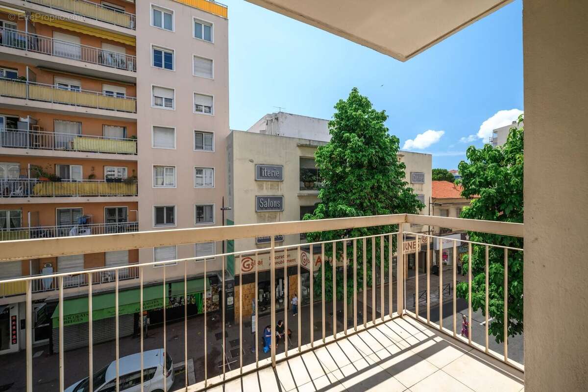 Antibes - 3 pieces - avec balcon et parking - photo 5