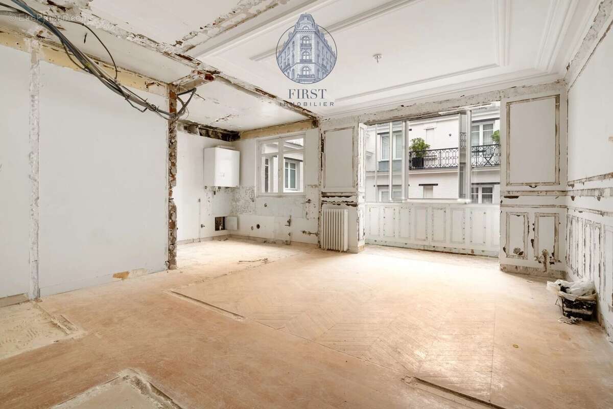 Appartement à PARIS-8E