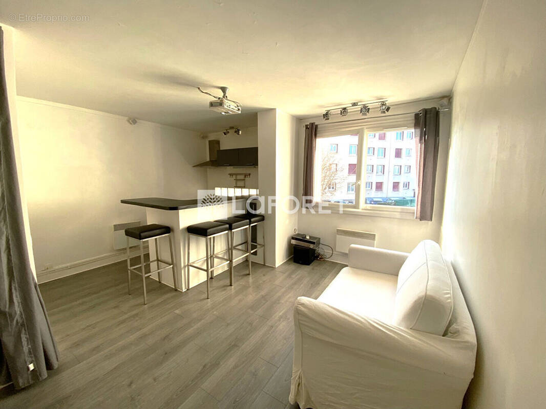 Appartement à NANTERRE