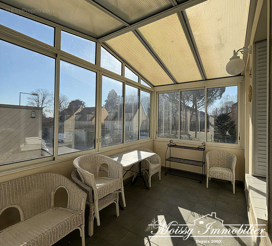Appartement à MOISSY-CRAMAYEL
