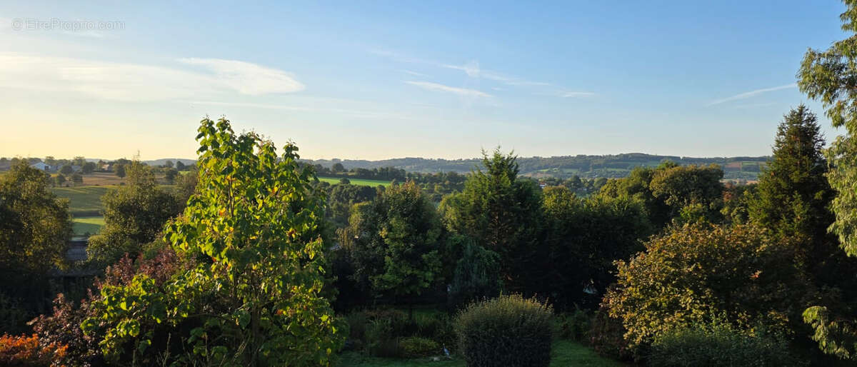 Maison à SAINT-GEORGES-DE-LIVOYE