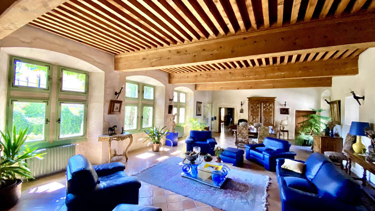 Maison à PERNES-LES-FONTAINES