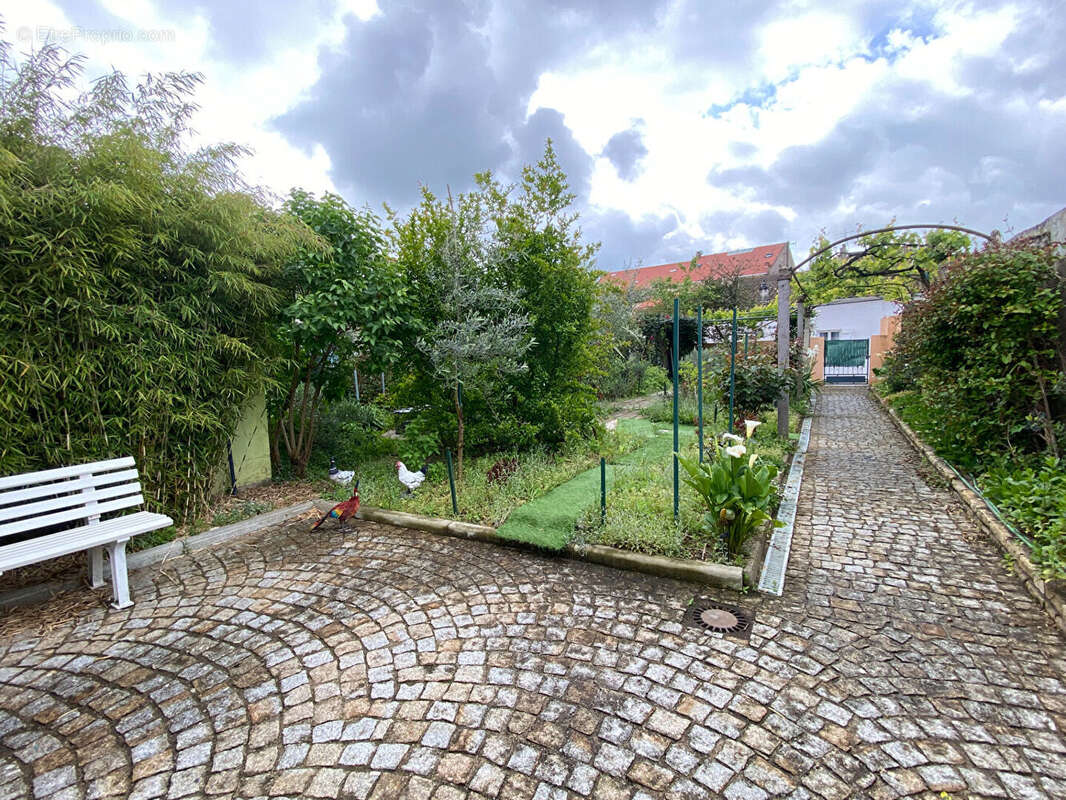 Maison à SAINTE-LIVRADE-SUR-LOT