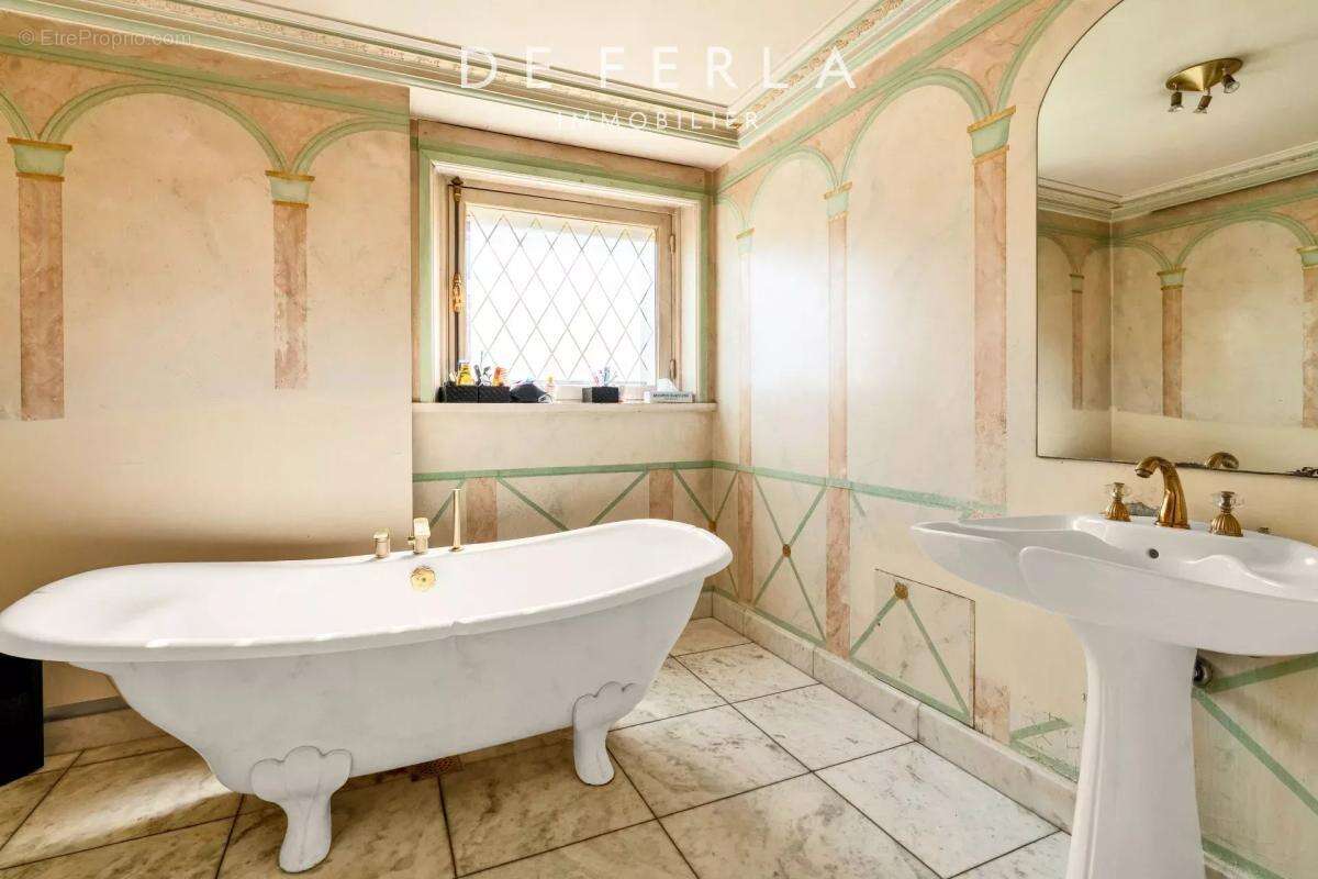 Maison à SAINT-MAUR-DES-FOSSES