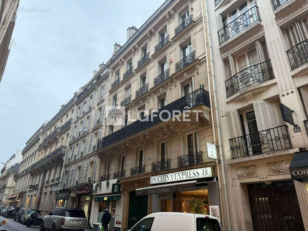 Appartement à PARIS-8E