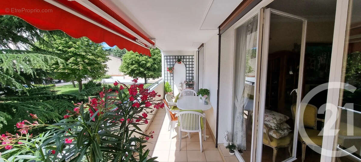 Appartement à SAINT-MAUR-DES-FOSSES