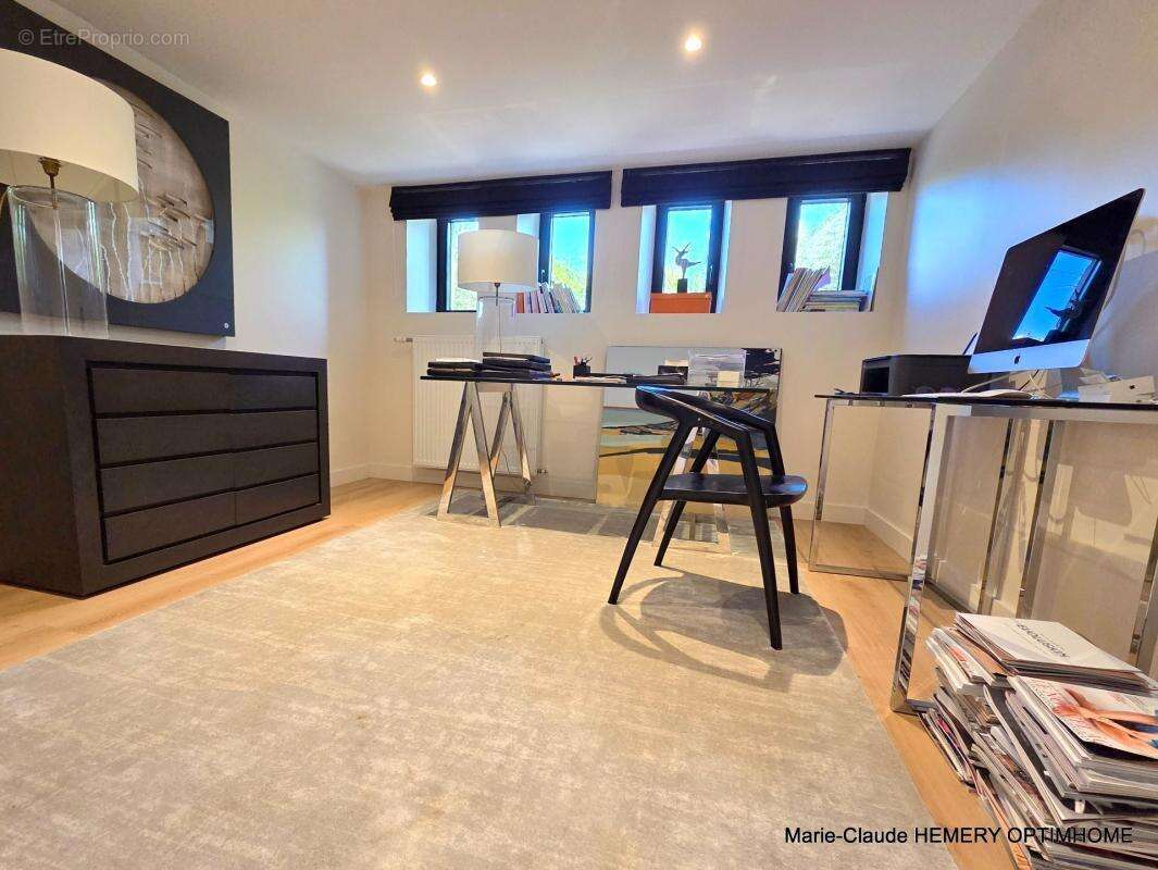 Dinard, Thalassothérapie, belle Villa BBC de 202m² sur parcelle de 400 m² clôturée et paysagée. Rénovation récente de qualité - photo 17