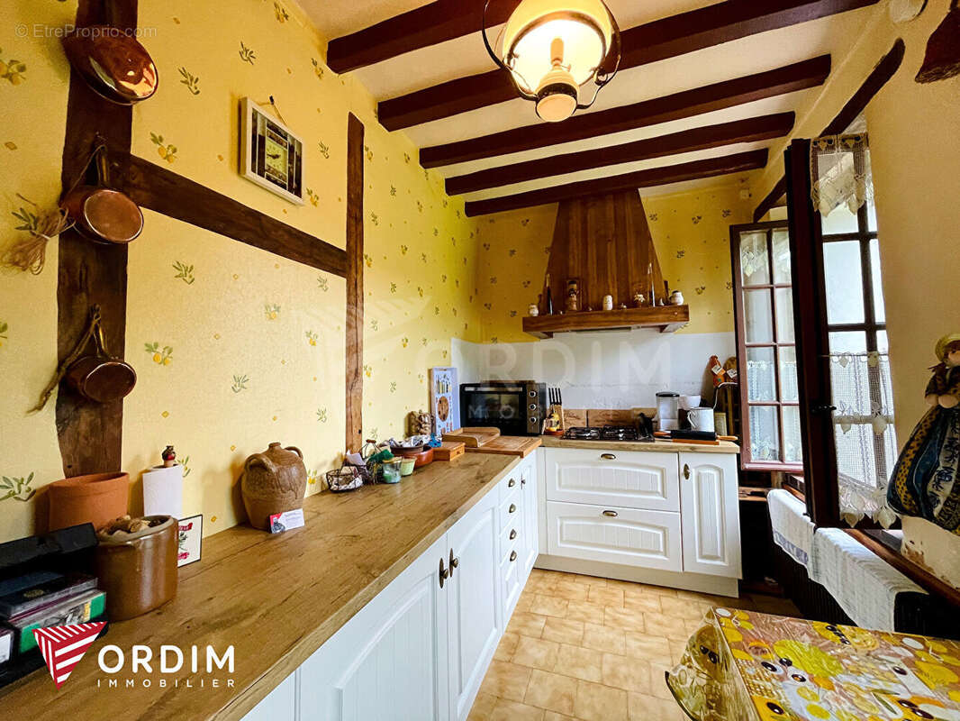 **Maison de Village à Saint-Martin-des-Champs** - photo 5