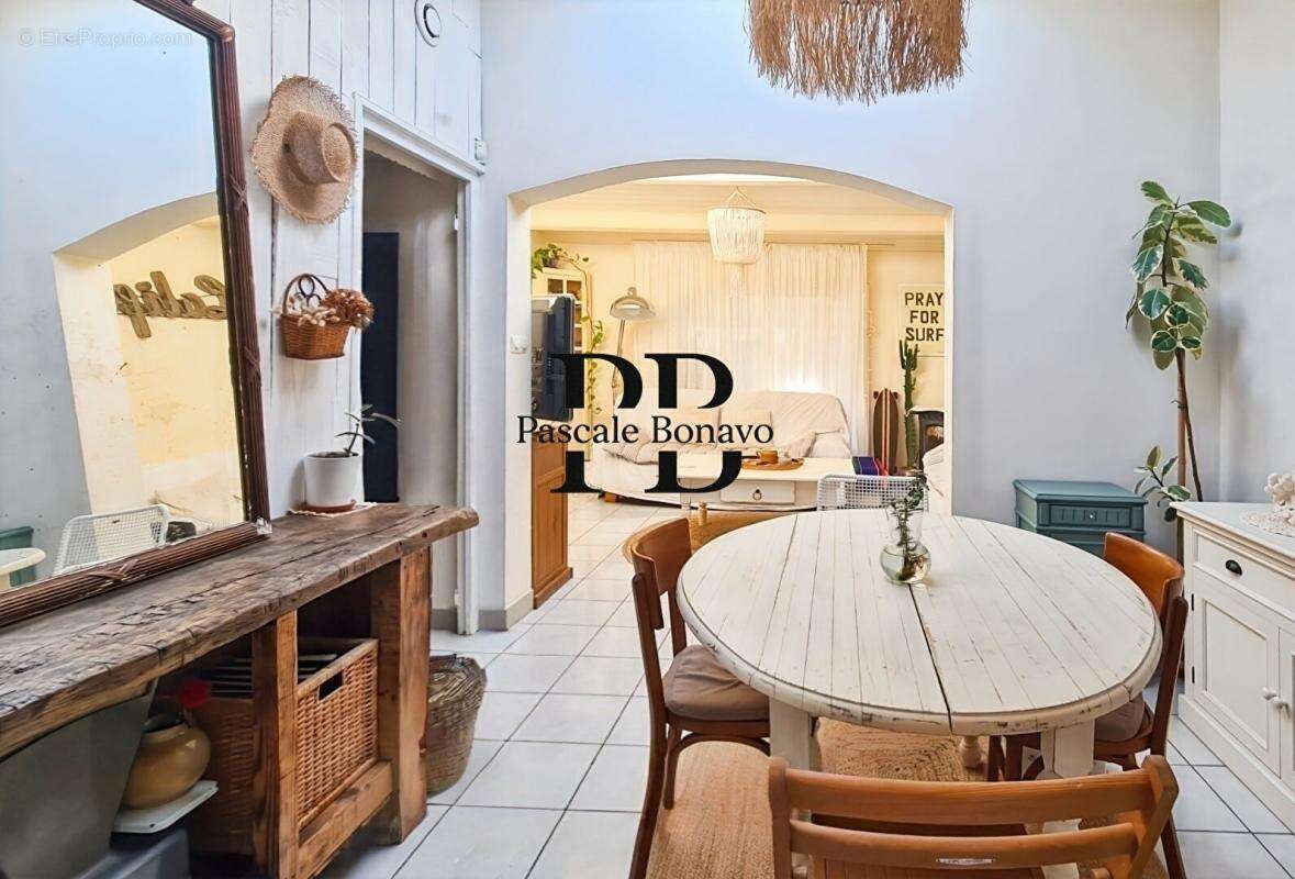 Maison à VENDAYS-MONTALIVET