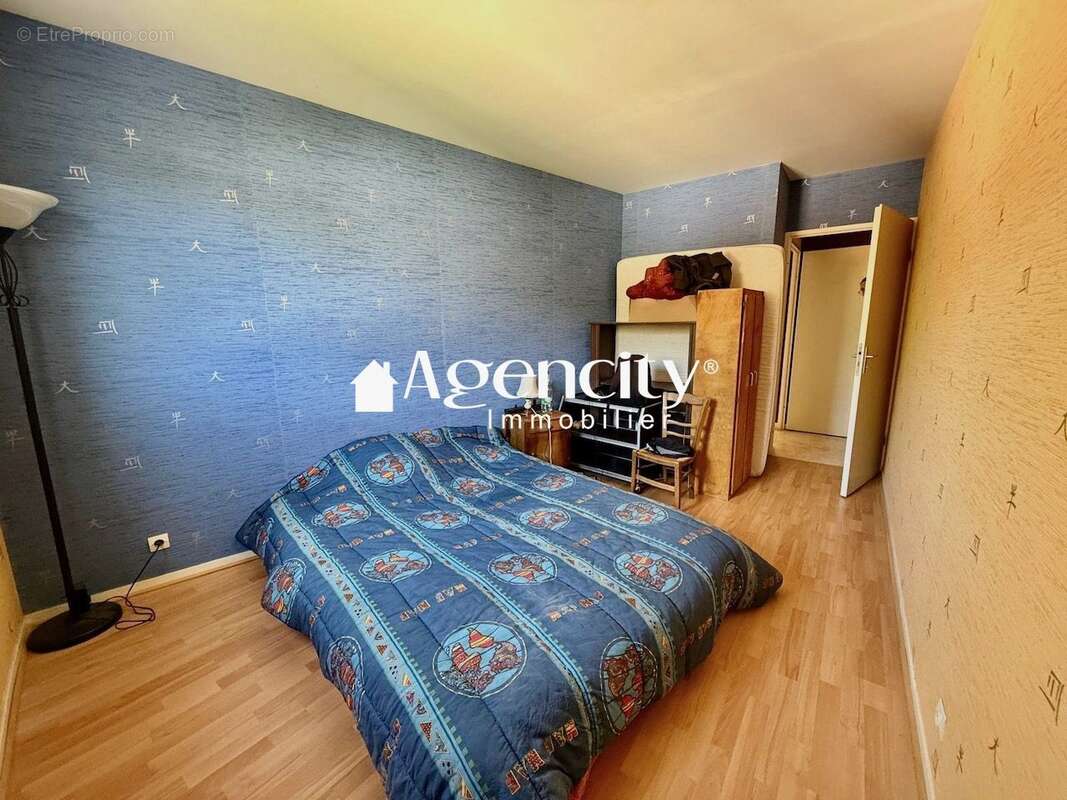 Appartement à SAINT-THIBAULT-DES-VIGNES