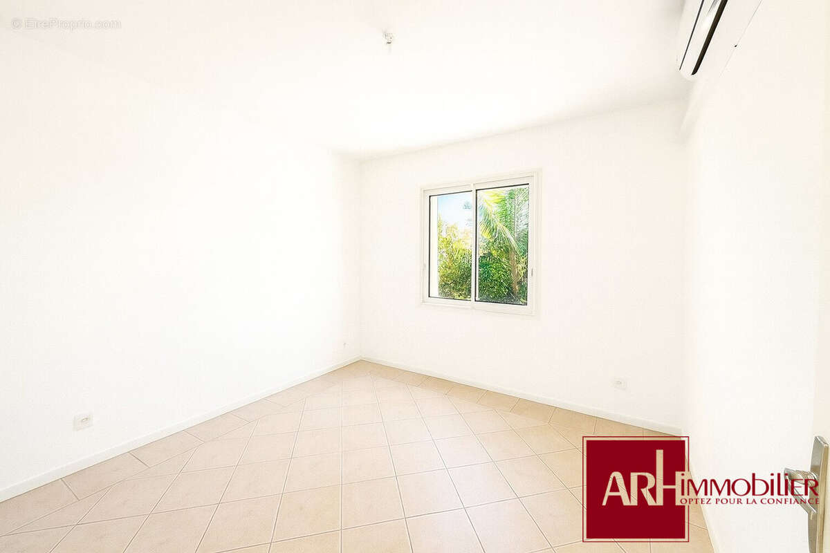 Maison à L&#039;ETANG-SALE