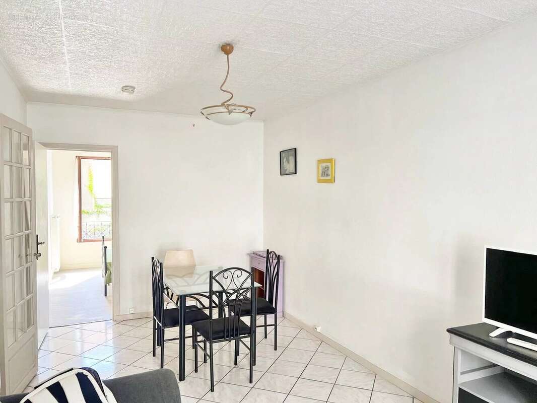 Appartement à SAINT-MAUR-DES-FOSSES