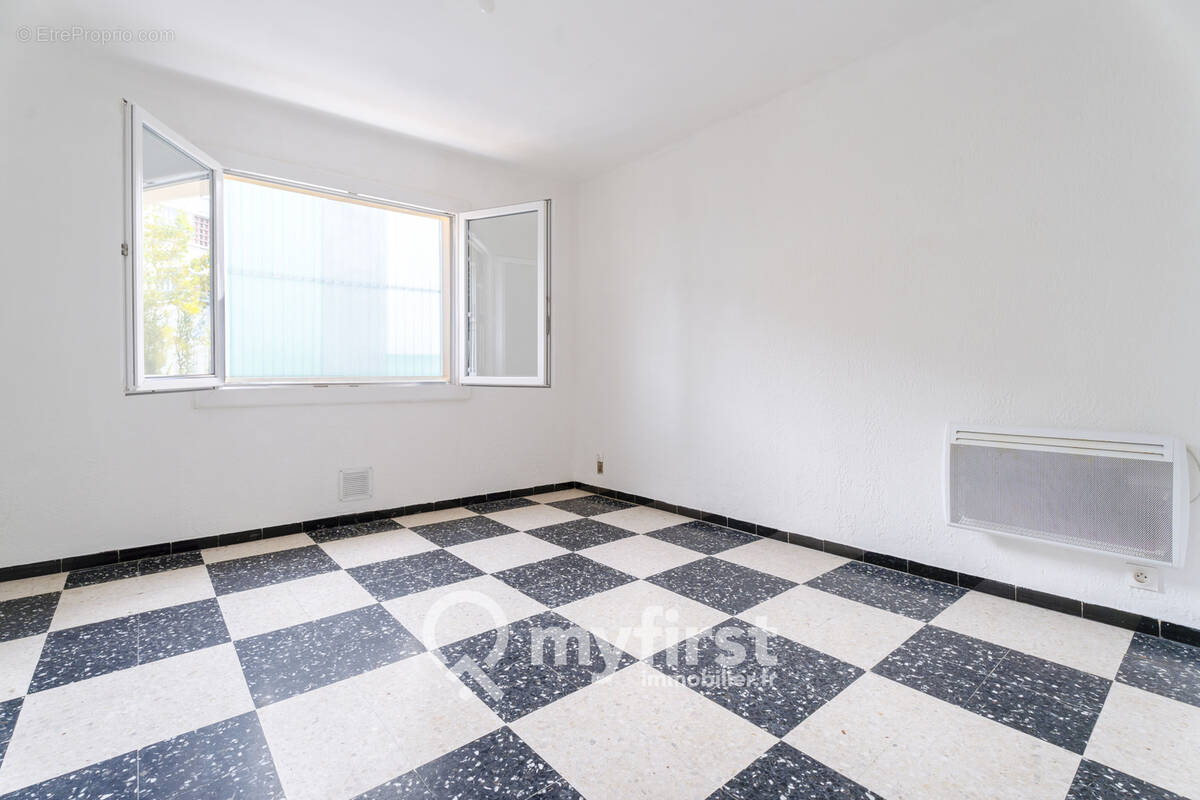 Appartement à SIX-FOURS-LES-PLAGES
