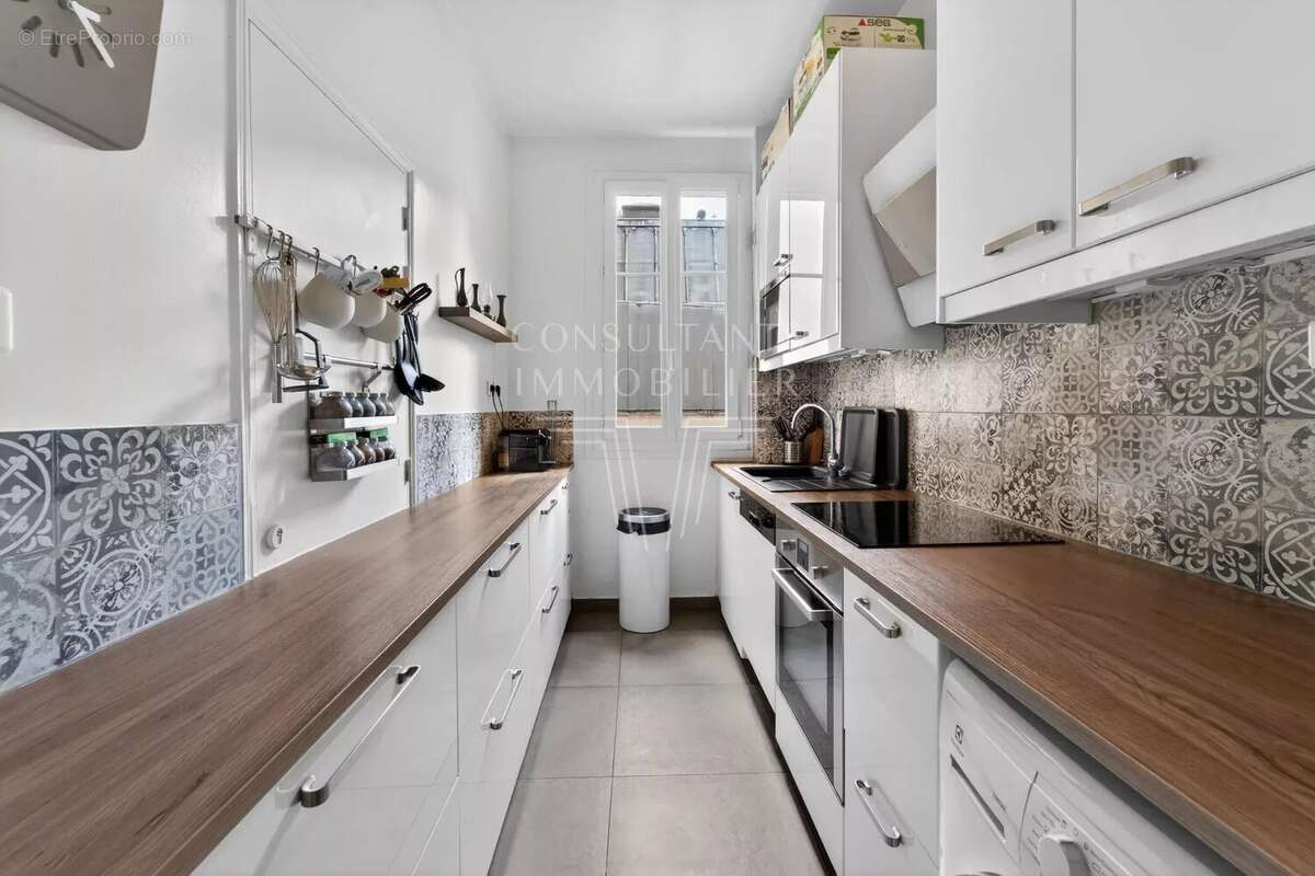 Appartement à PARIS-16E