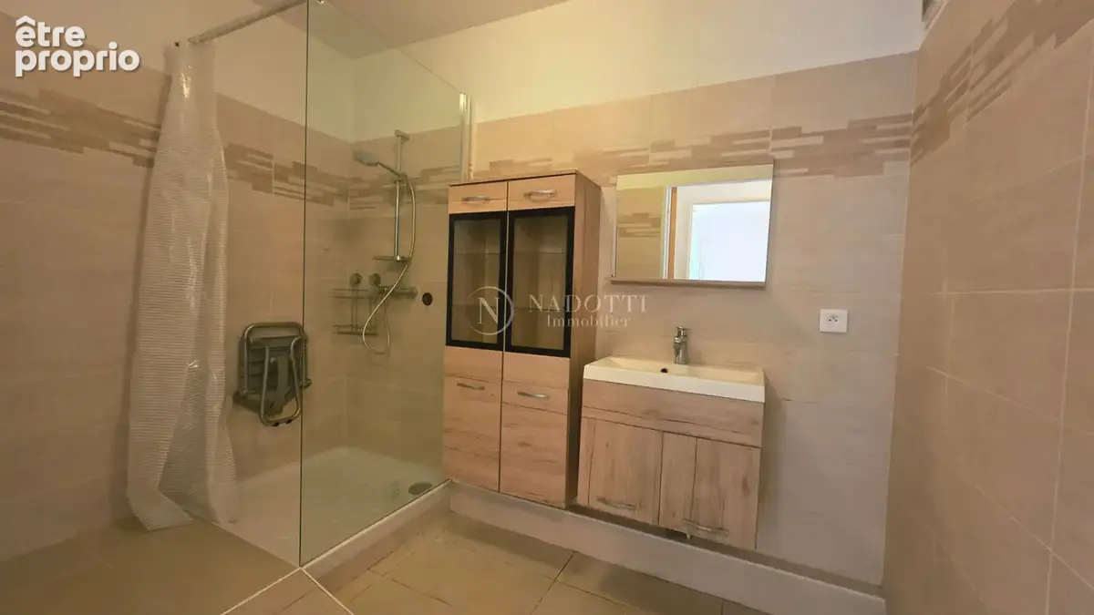 A vendre, Appartement T4 avec terrasse privative. - photo 8