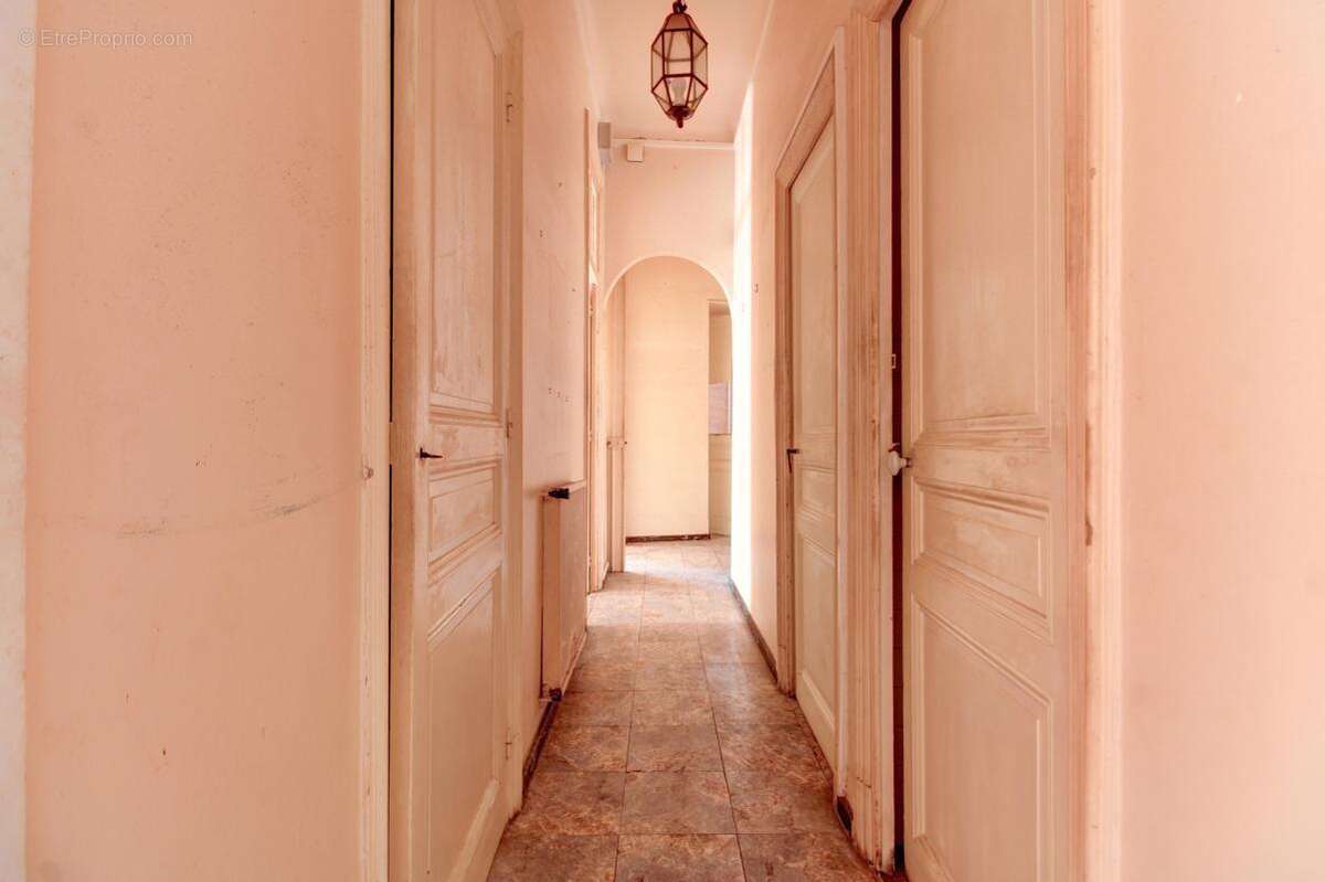 Appartement 5 pièces à rénover - photo 7
