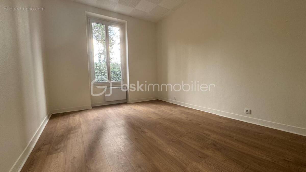 Appartement à CORBEIL-ESSONNES