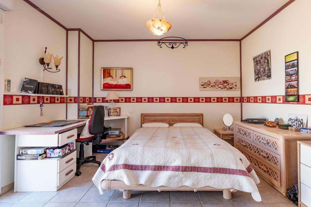 Maison à LE CASTELLET