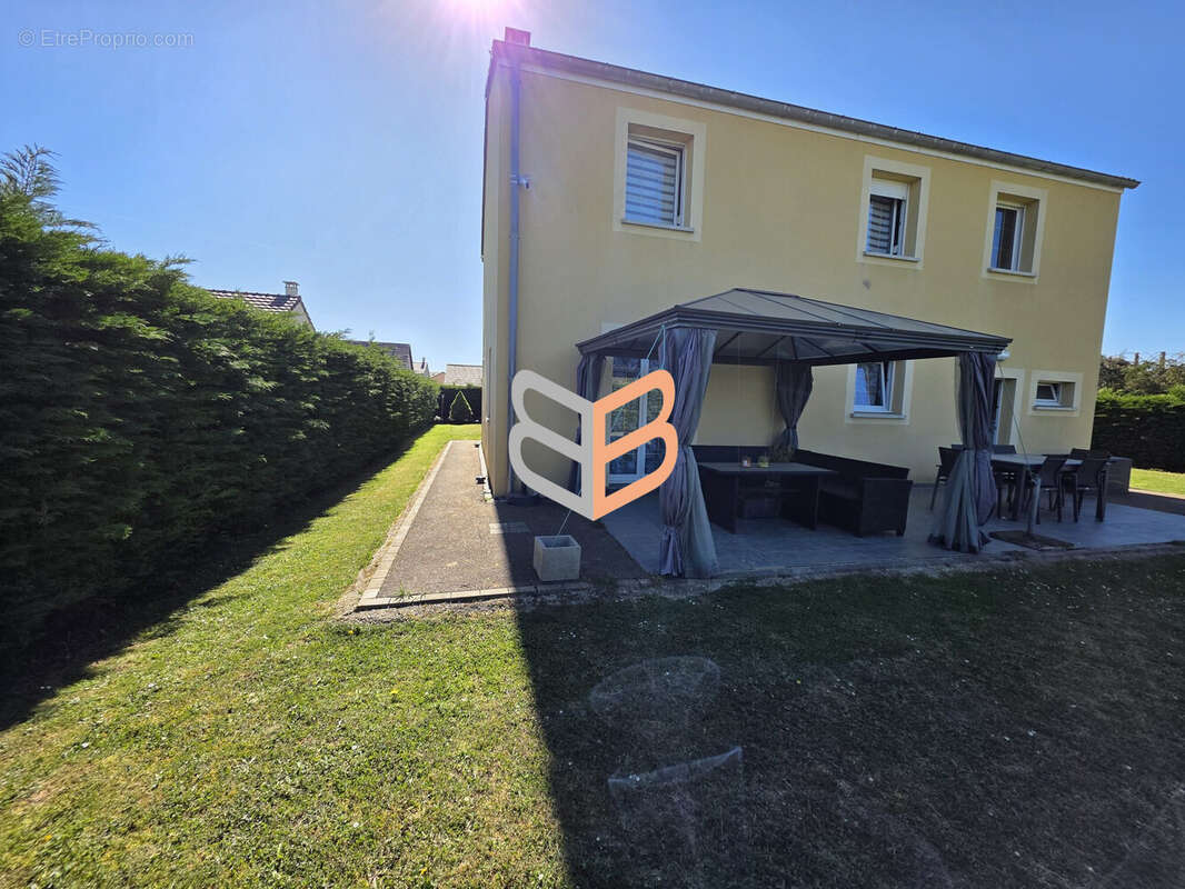 Maison à LANDRES