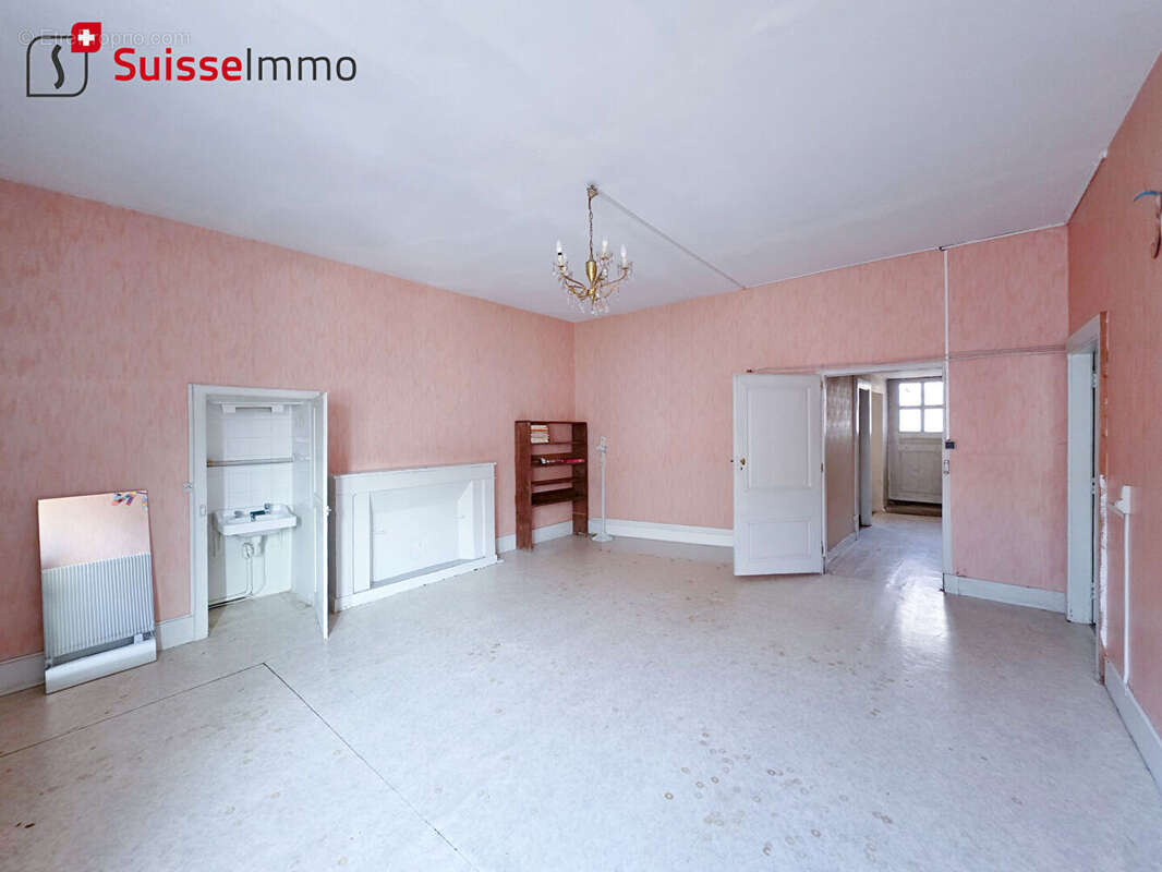 Maison à CLERVAL