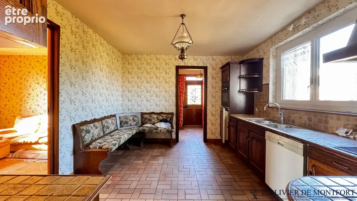 Maison de charme sur terrain de près de 2 hectares. - photo 7