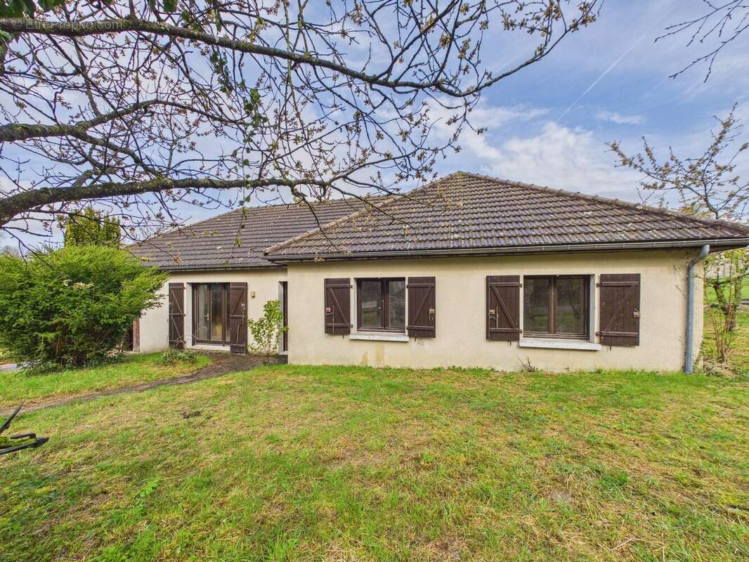 Maison à BERCENAY-LE-HAYER