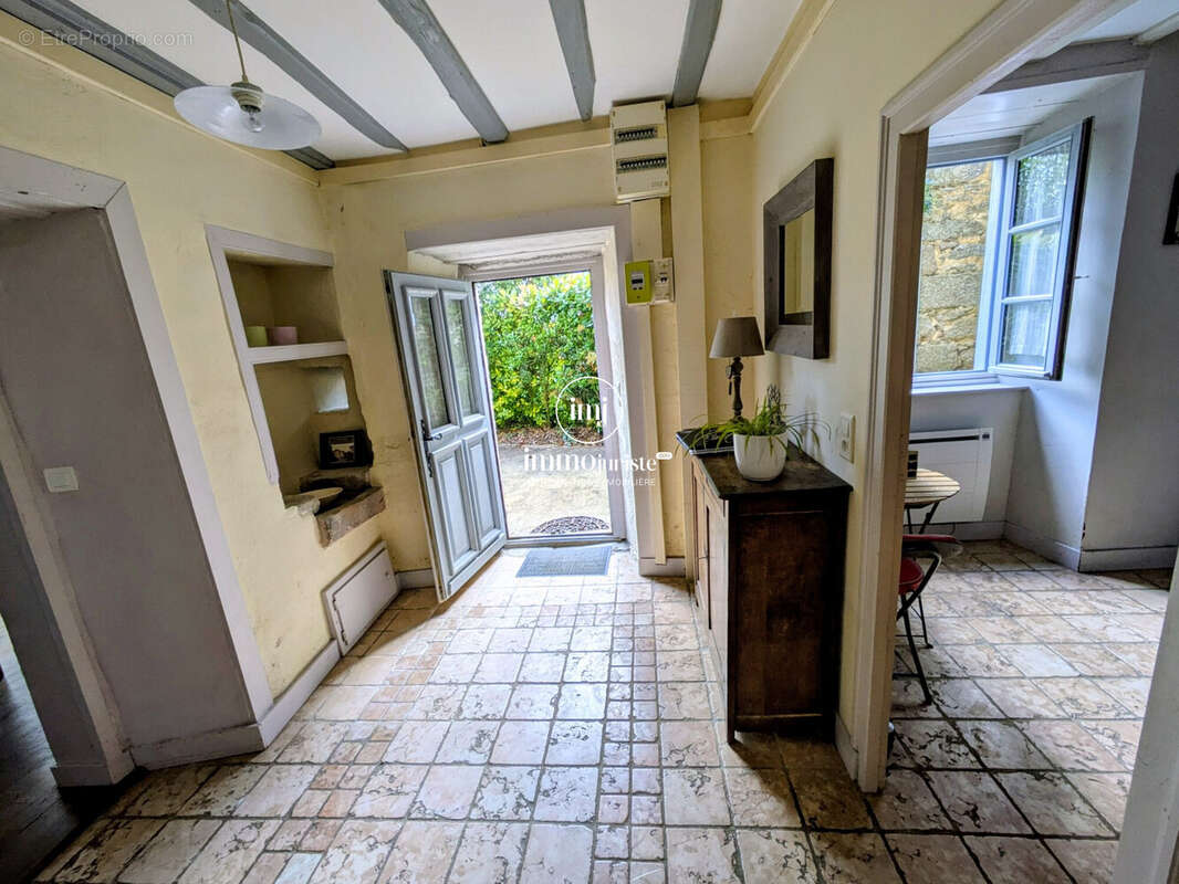 Maison 99 m² à Saint-Yrieix-Sous-Aixe  - photo 5
