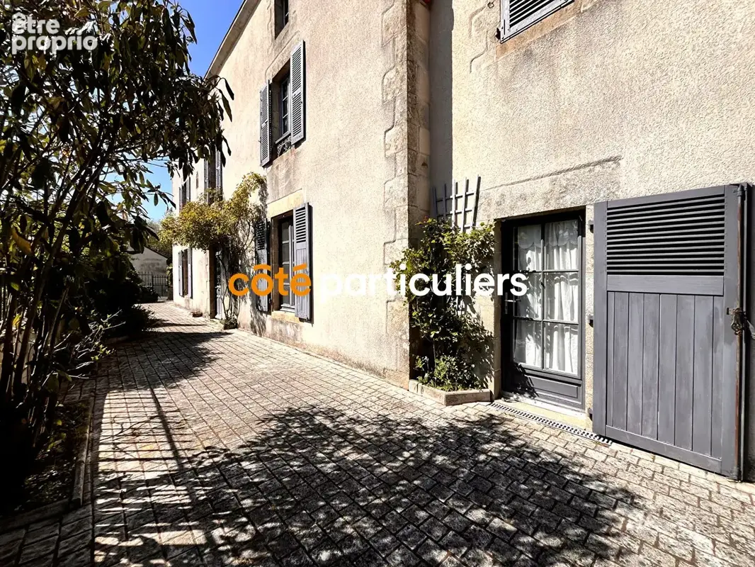 Le poiré-sur-vie -- demeure du xviii siècle -- 310 m² habitables -- 14 pièces -- piscine -- 2 logements -- proche commerce - photo 12