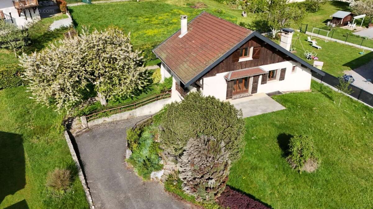 Maison à LATHUILE